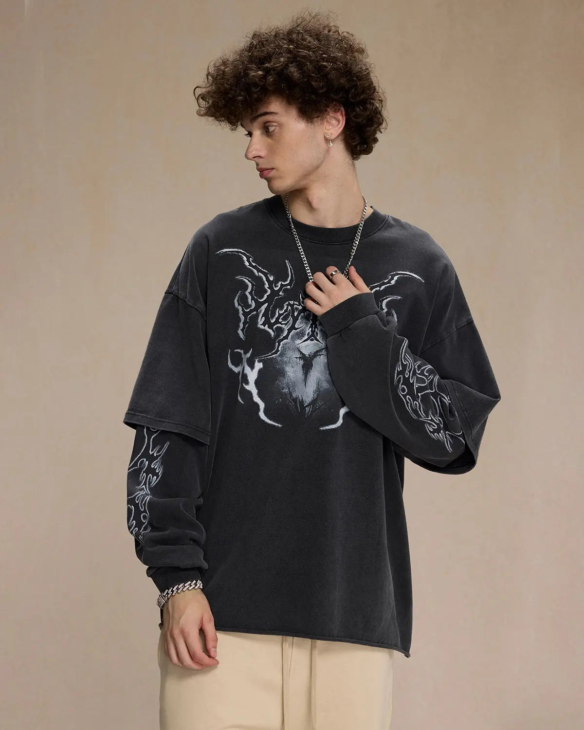 Flation Retro Raw Edge Graphic Tee featuring bold print and distressed edges, casual streetwear t-shirt for a stylish look.