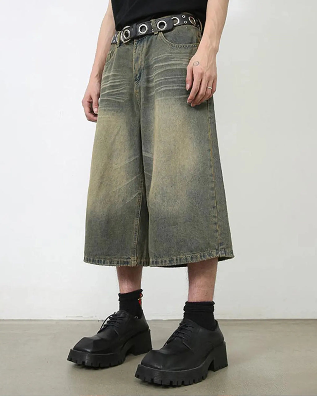 Baggy jumbo jorts from Flation Streetwear featuring distressed denim and oversized fit, displayed on a mannequin.