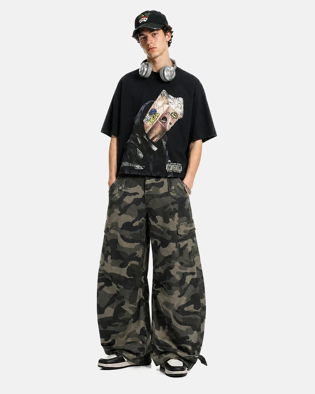 Inflation multi-pockets camo barrel cargo pants with multiple storage pockets and a relaxed streetwear style.