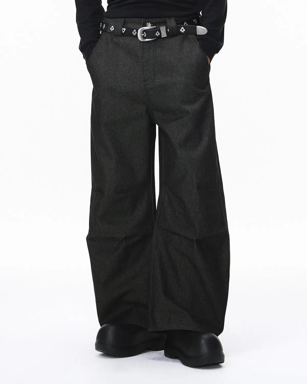 Raw Baggy Barrel Jeans by Flation Streetwear featuring a relaxed fit, distressed details, and classic denim style.