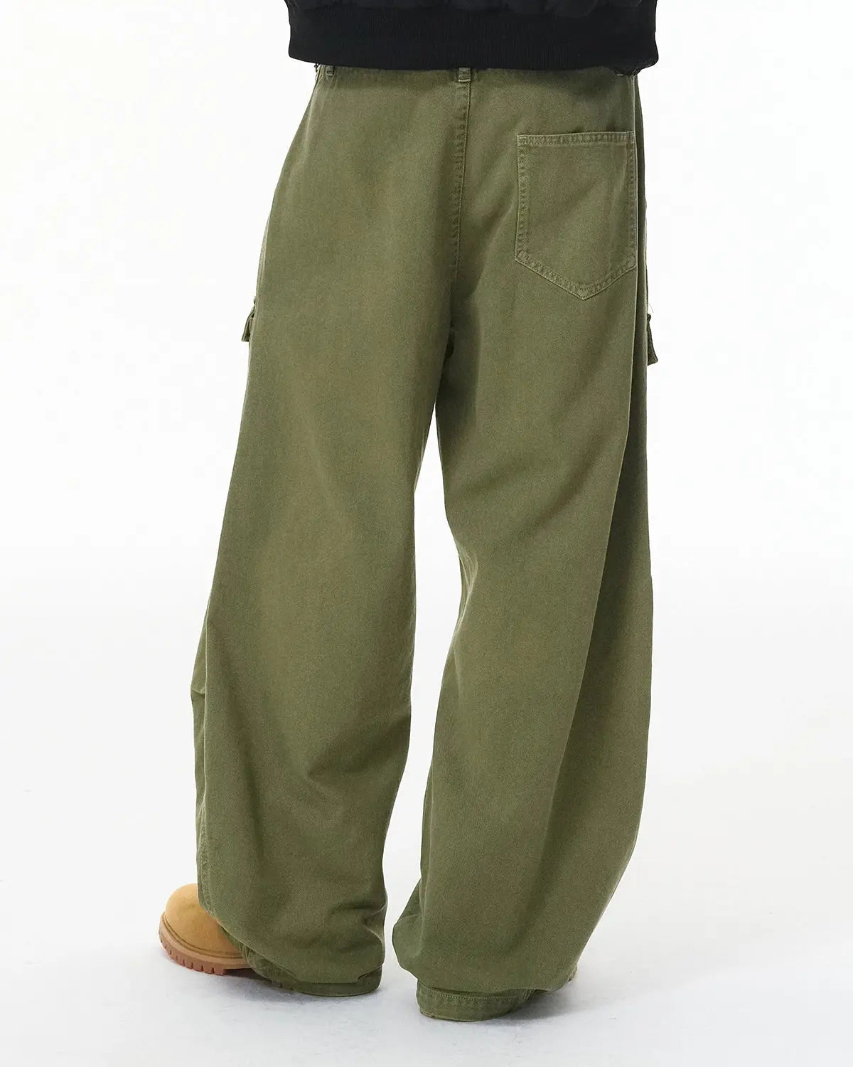 Flation Streetwear multi-pocket garment washed cargo pants with side and back pockets, relaxed fit, casual streetwear style.