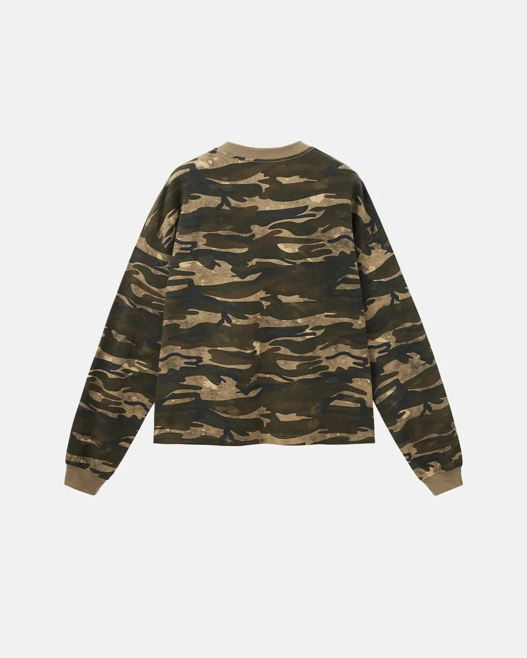 Boxy camo t-shirt in khaki from Flation Streetwear featuring a loose fit and classic camouflage pattern.