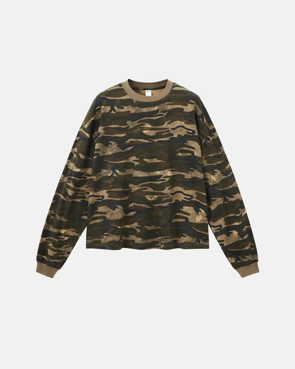 Boxy camo T-shirt in khaki by Flation Streetwear, featuring a relaxed fit and camouflage print on soft fabric.