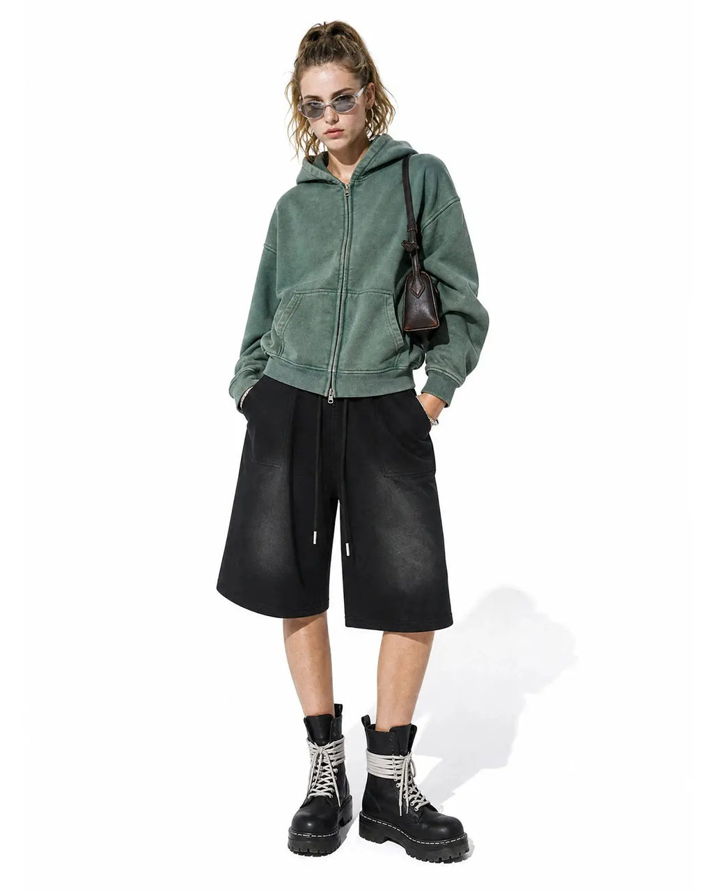 Inflation Monkey Washed Sweat Shorts, casual men's pants with a relaxed fit, featuring a washed fabric and streetwear style.