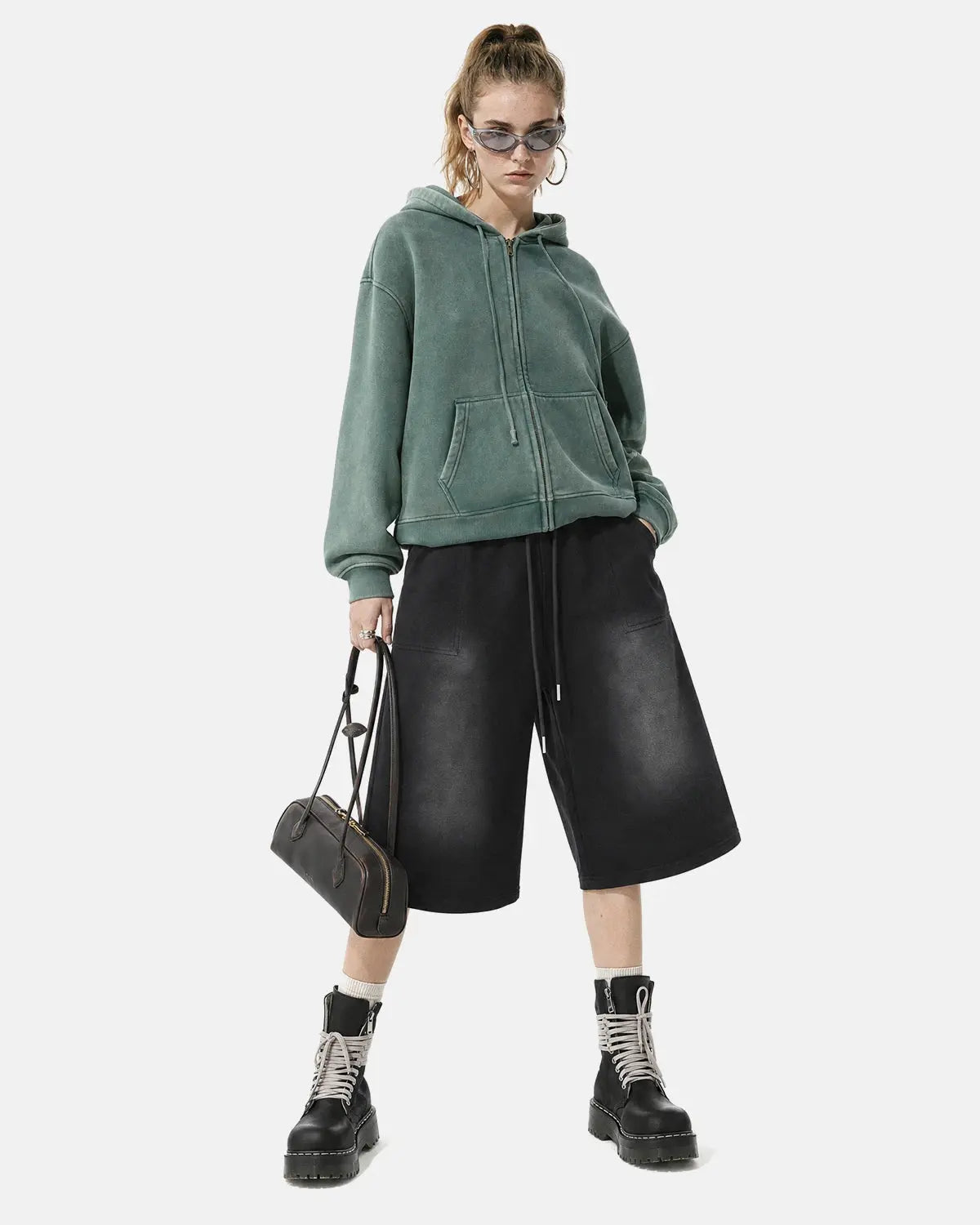 Inflation Monkey Washed Sweat Shorts, casual pants with a relaxed fit, featuring a washed denim look and streetwear style.