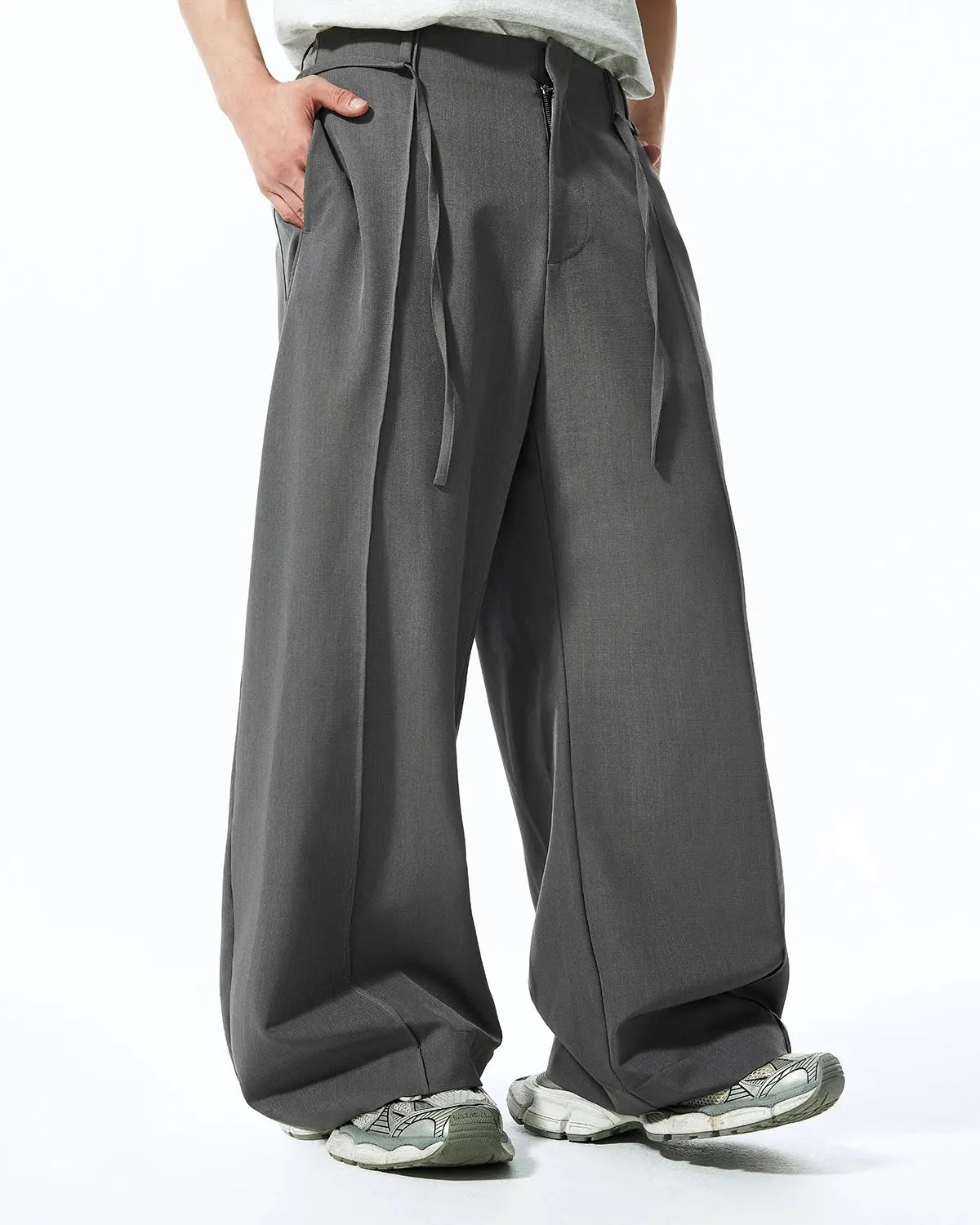 Flation Cleanfit Baggy Suit Pants in neutral fabric, relaxed fit streetwear style with wide leg design and modern silhouette