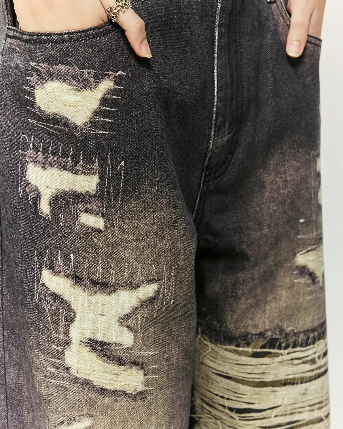 Inflation Camo Digital Printing Baggy Jeans featuring a relaxed fit, camouflage design, and streetwear style.