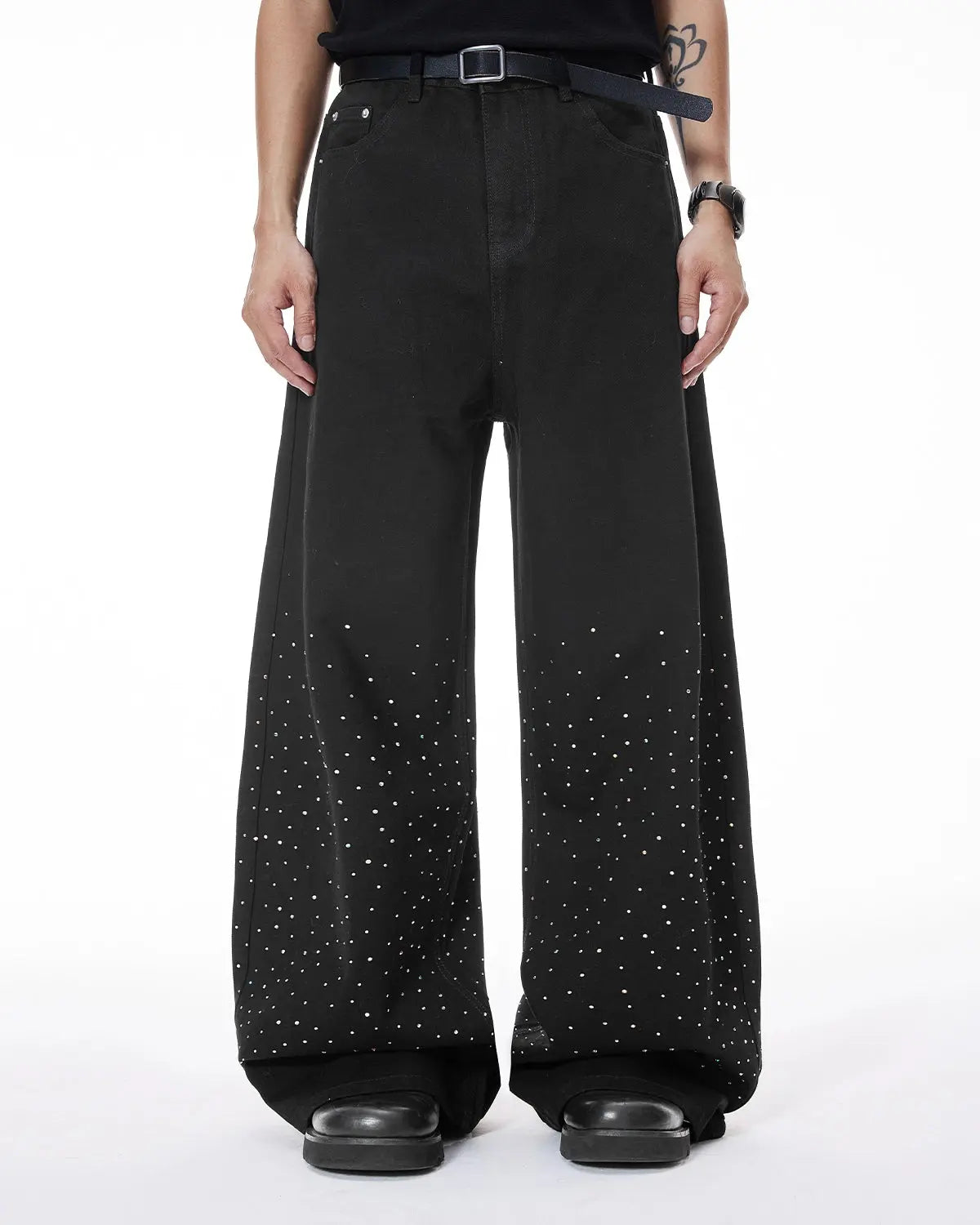 Flation Chill wide-leg denim pants with rhinestone embellishments, showcasing trendy streetwear style and relaxed fit.