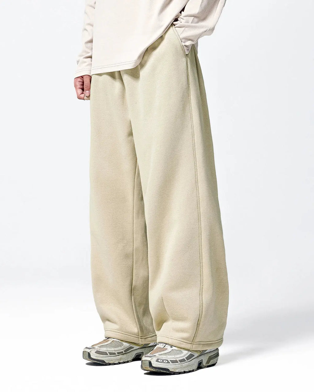 INFLATION Stretch Thermal Fleece Sweatpants with elastic waistband and cozy fleece lining, designed for comfort and warmth.
