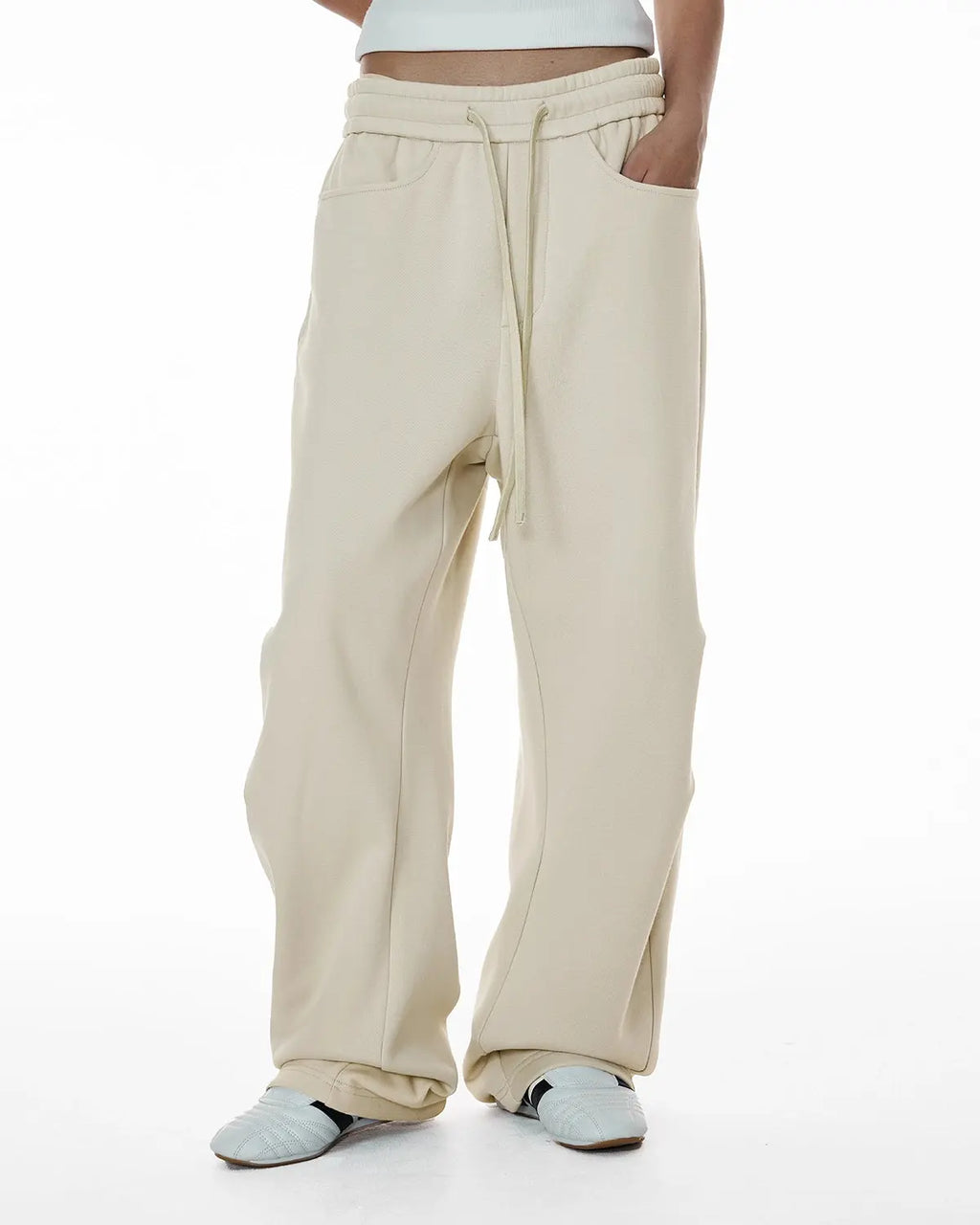 Solid color fleece barrel sweatpants from Inflation Streetwear, featuring a relaxed fit and elastic waistband.