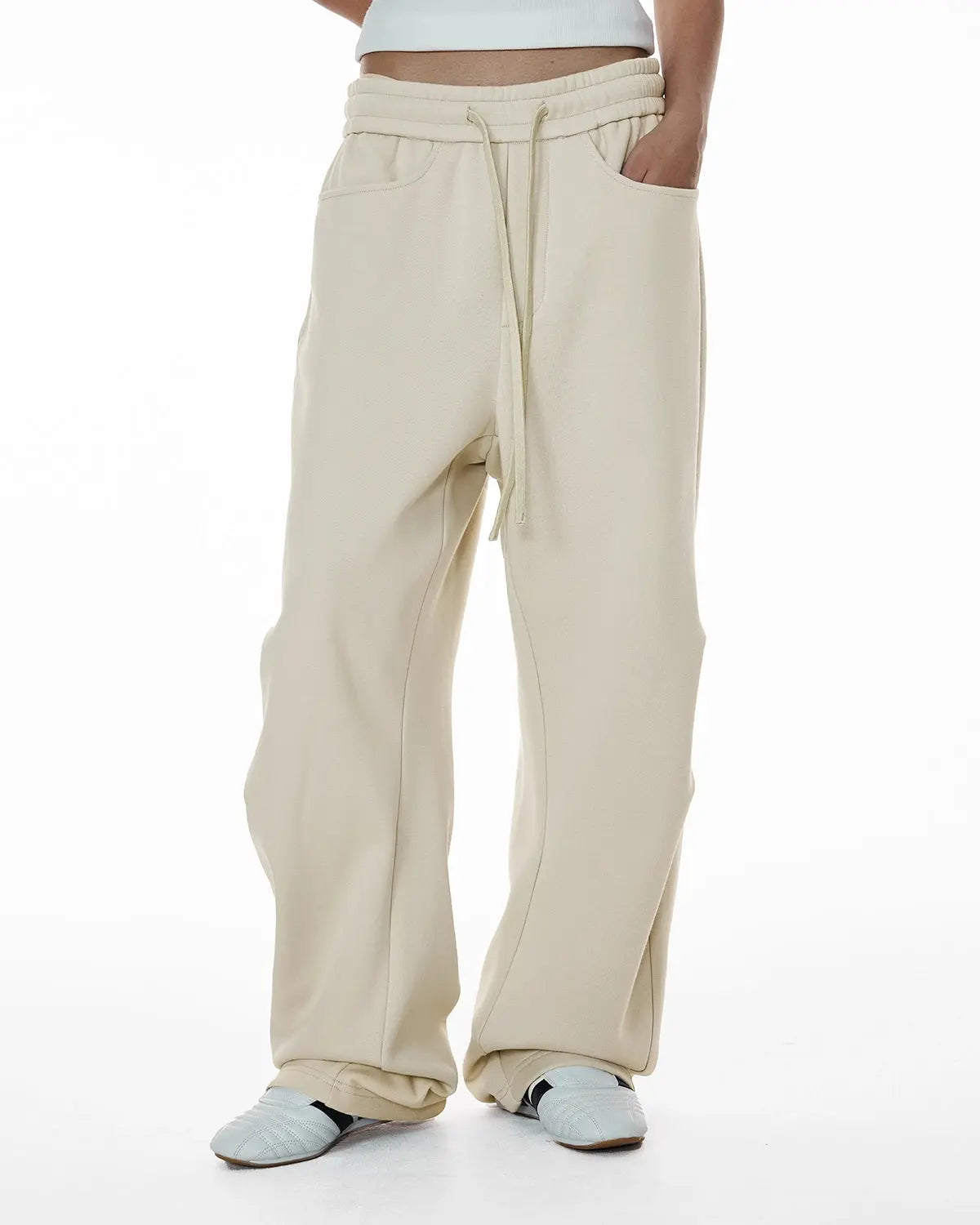 Solid color fleece barrel sweatpants from Inflation Streetwear, featuring a relaxed fit and elastic waistband.