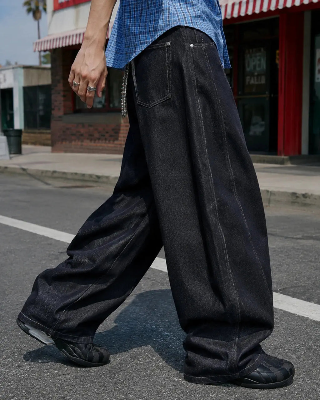 Flation Raw Color Barrel Baggy Jeans, casual pants with a relaxed fit, featuring a raw denim look and trendy baggy style.