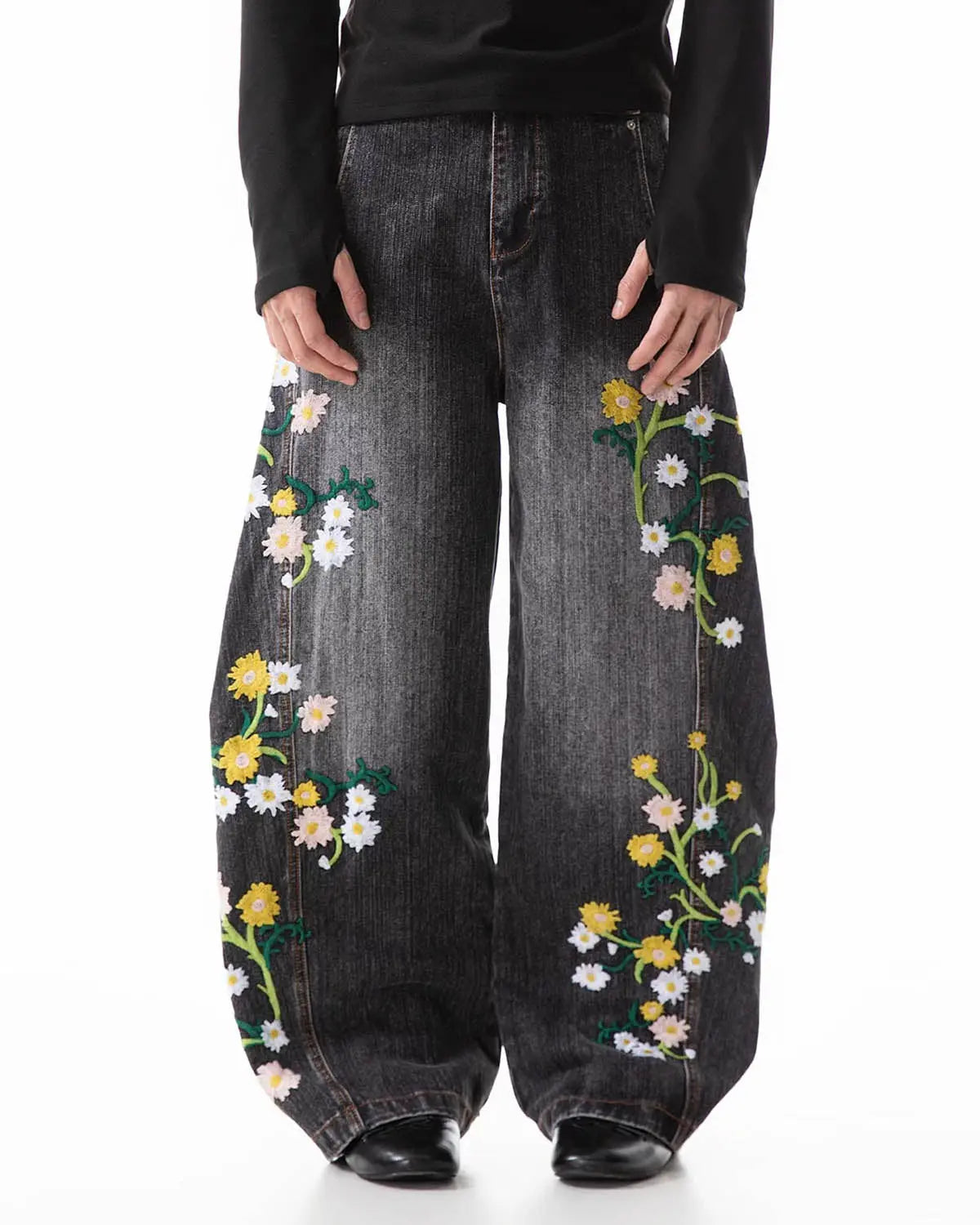 Inflation embroidery bamboo weave baggy jeans, men's streetwear pants with relaxed fit and unique woven fabric texture.