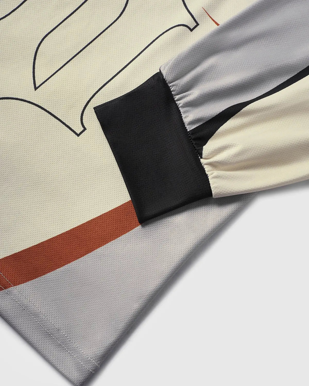 Retro oversized jersey by Flation Streetwear featuring bold graphics and relaxed fit, displayed on a mannequin.
