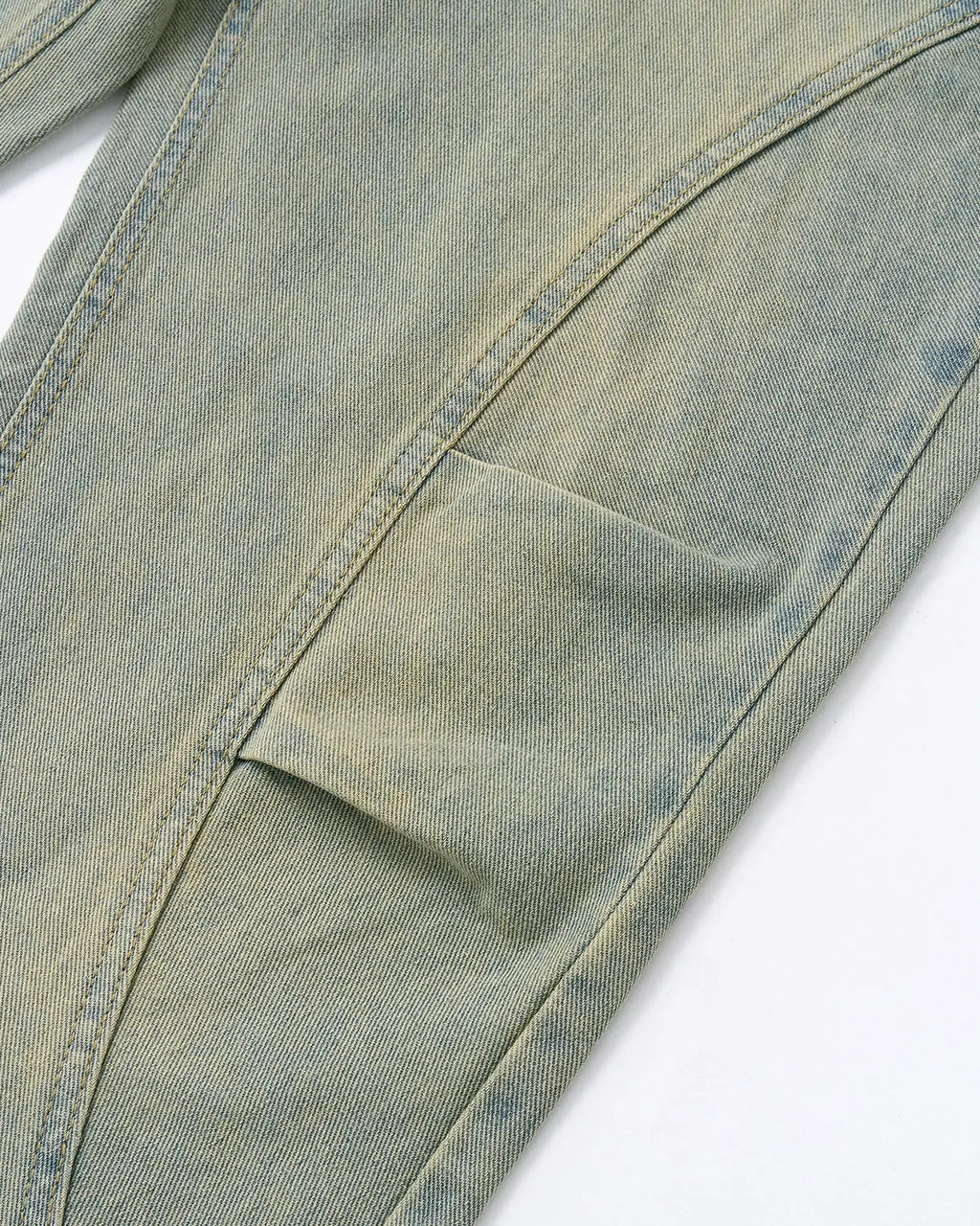 Vintage washed baggy jeans from Flation Streetwear with a relaxed fit and distressed details, styled for casual street fashion.