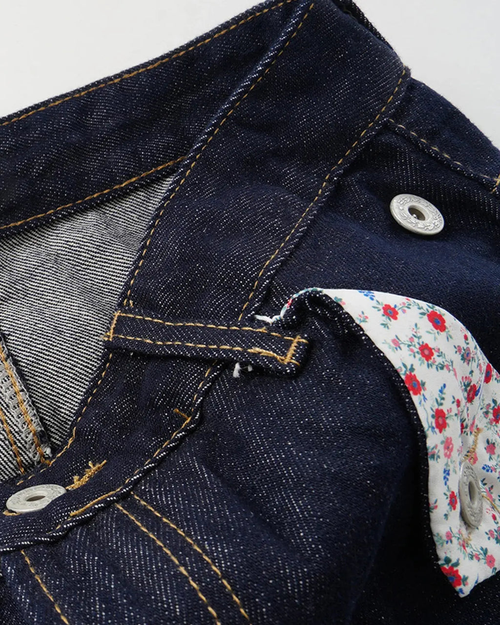 Black selvedge buckle baggy jeans by Flation Streetwear, showcasing relaxed fit, sturdy denim, and signature styling details.