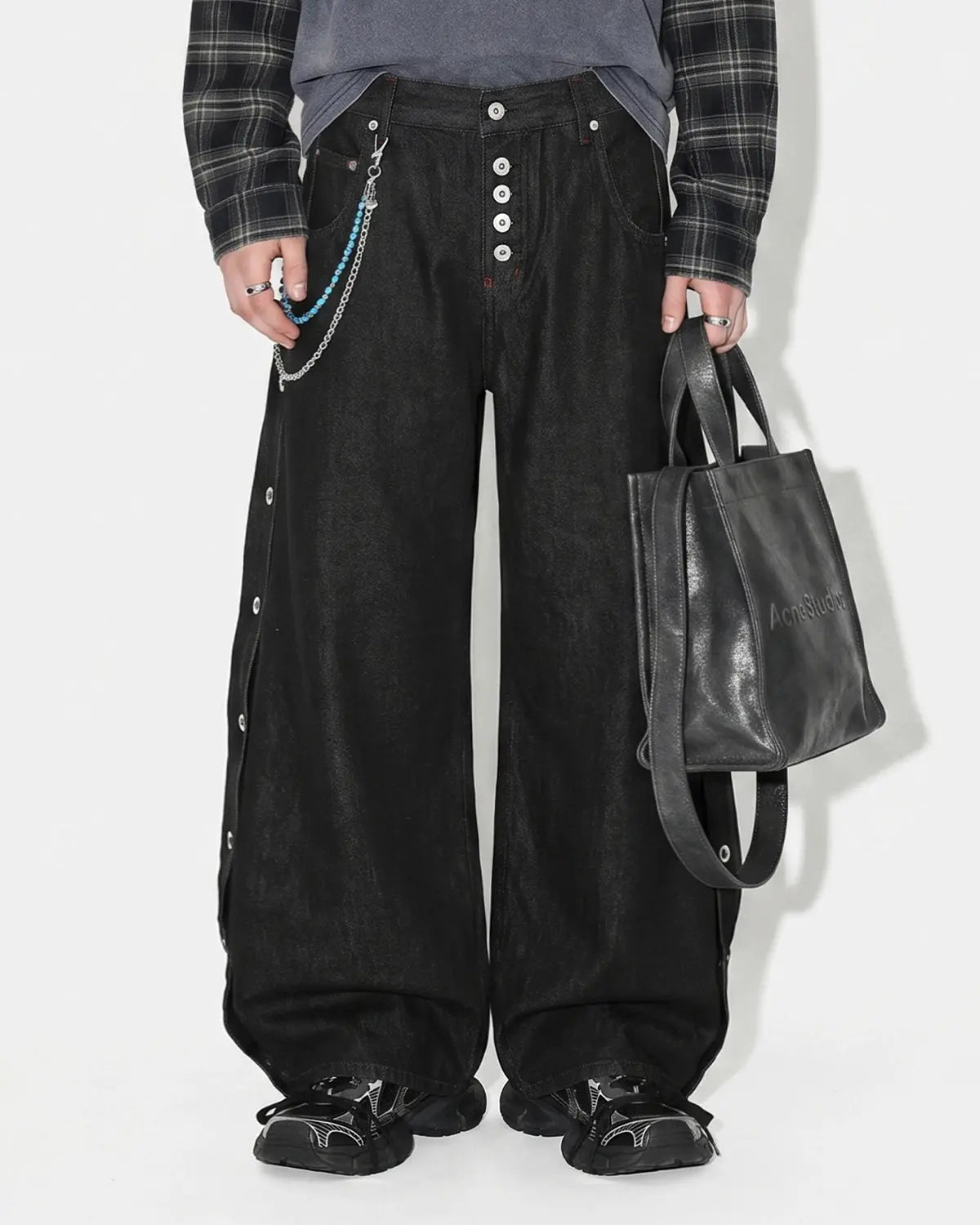 Flation Side Eyelet Buttons Barrel Jeans featuring metal eyelets and relaxed fit, stylish streetwear denim for casual wear.