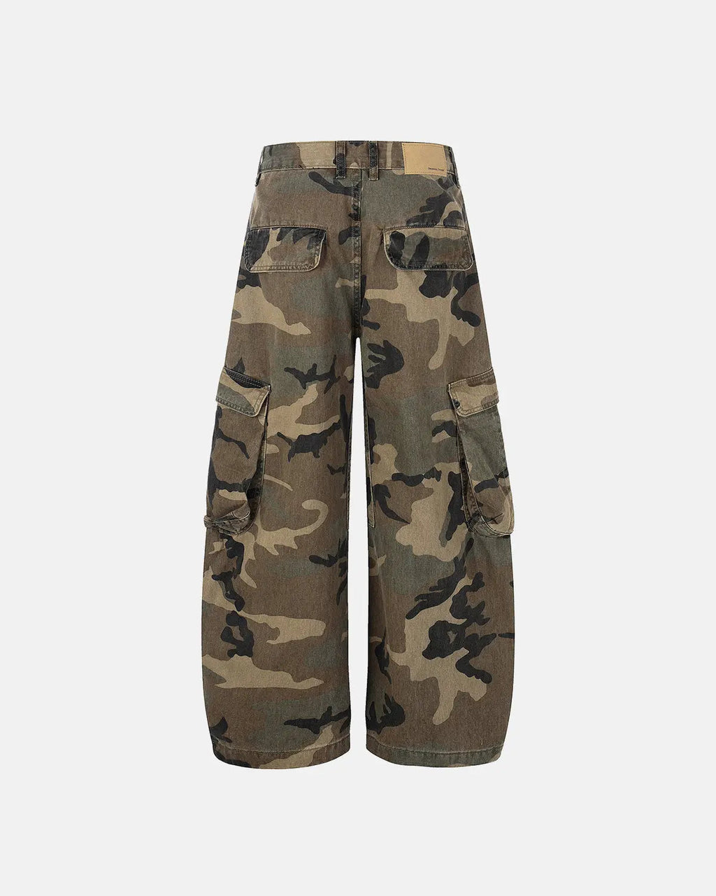 Camo cargo barrel pants in green and brown from Flation Streetwear, featuring multiple pockets and relaxed fit style.