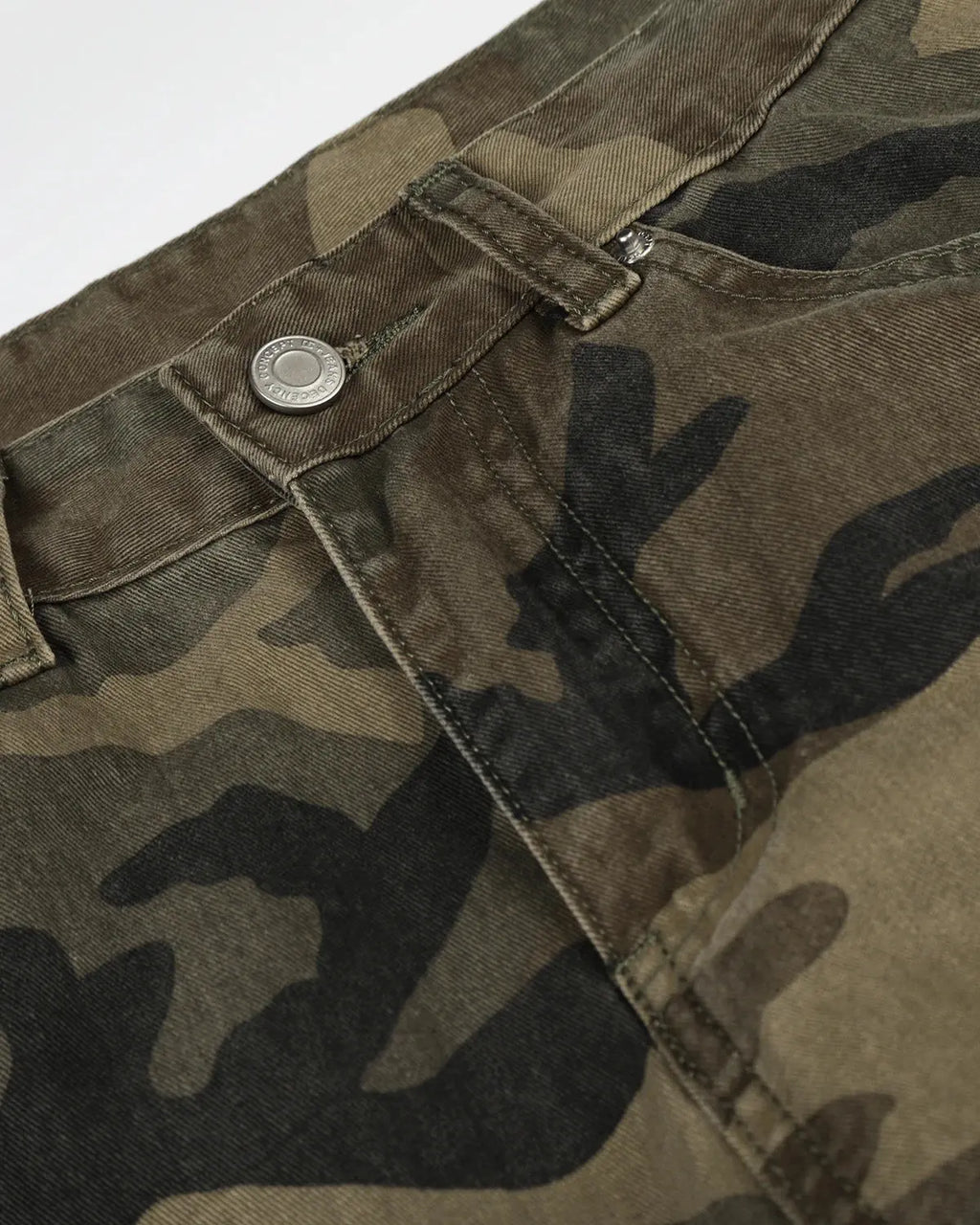 Camo cargo barrel pants by Flation Streetwear featuring a relaxed fit and camouflage pattern, suitable for casual street style.