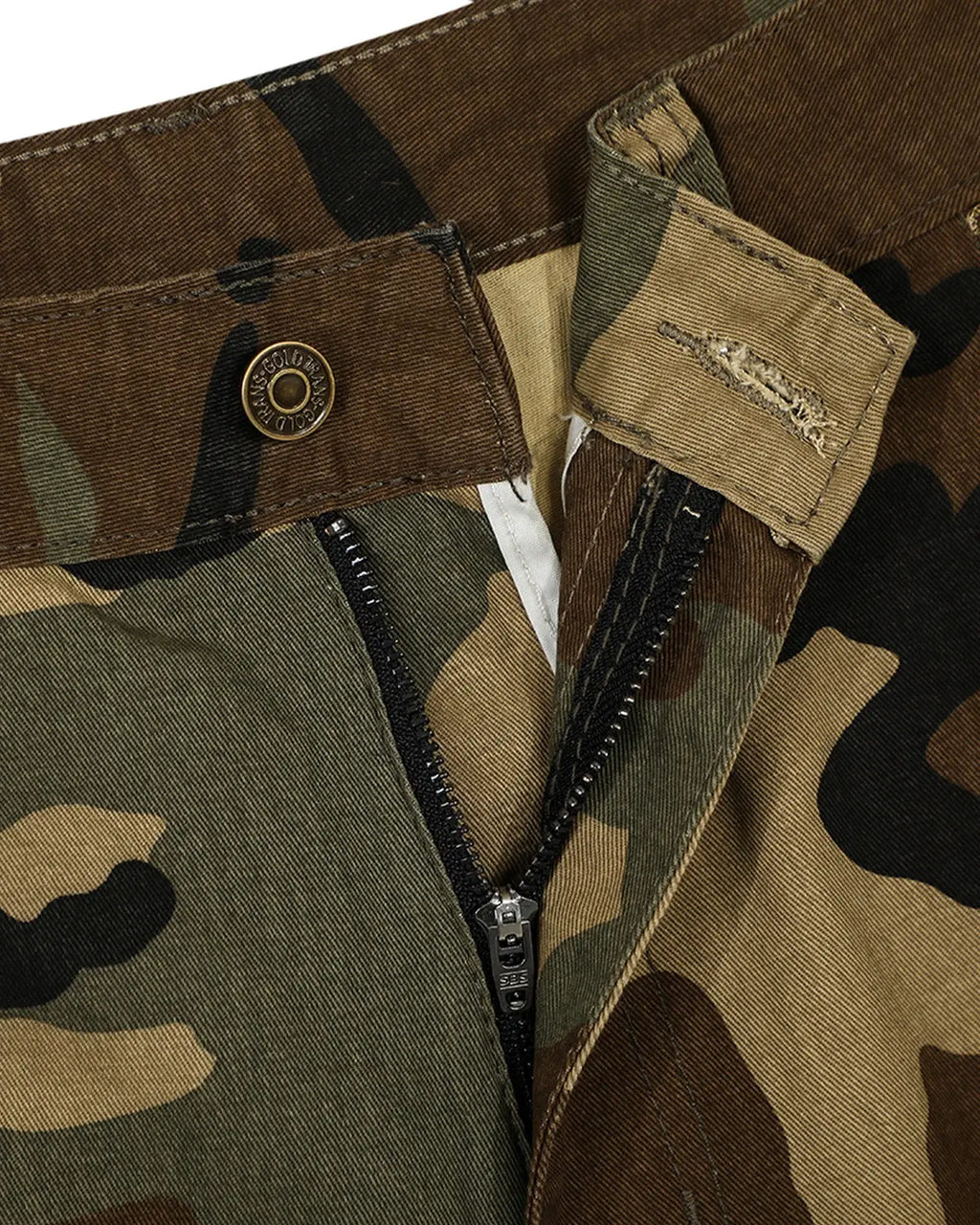 Black camo cargo longline shorts by Flation Streetwear, featuring multiple pockets and a relaxed fit.