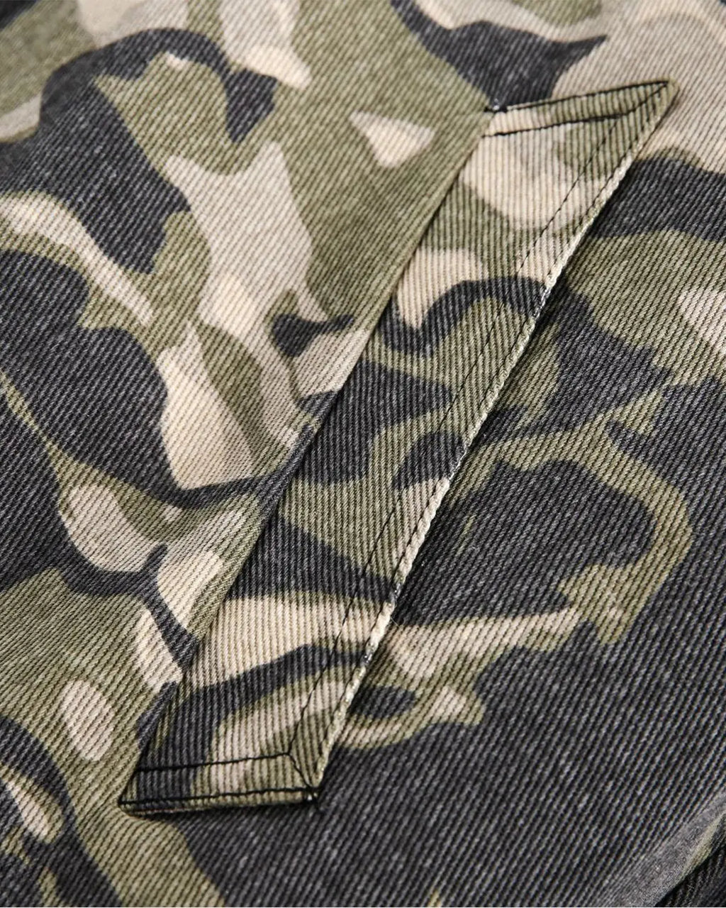Camo faux fur padded hooded jacket by Flation Streetwear with camouflage pattern and cozy faux fur lining.
