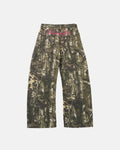 Pink embroidered camo baggy pants from Flation Streetwear, featuring relaxed fit and detailed embroidery.