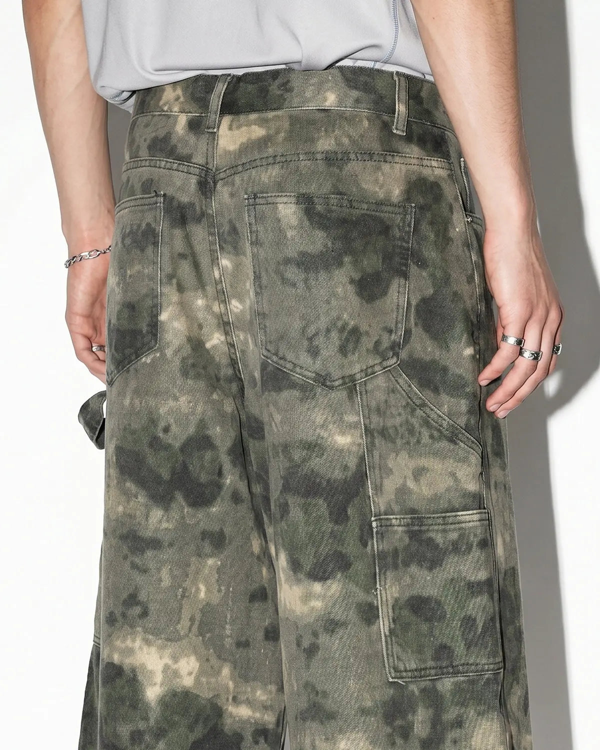 Washed camo cargo longline shorts from Flation Streetwear, featuring a relaxed fit and camouflage print.