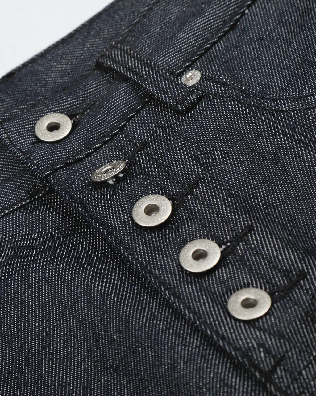 Black baggy denim jorts with button details from Flation Streetwear, featuring a relaxed fit and casual streetwear style.