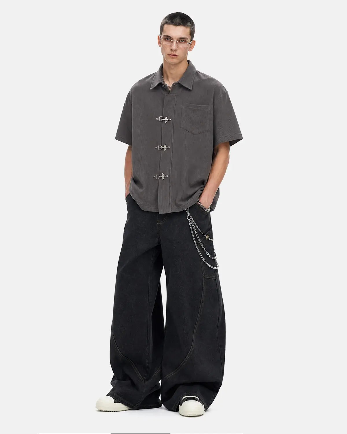 Dark gray Flation Streetwear waffle shirt with metal clasp detail, casual long-sleeve shirt for stylish everyday wear.