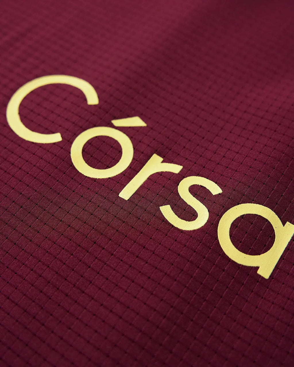 Wine-red Flation AirFlow Córsa breathable streetwear tee, lightweight and stylish men's T-shirt with comfortable fit.